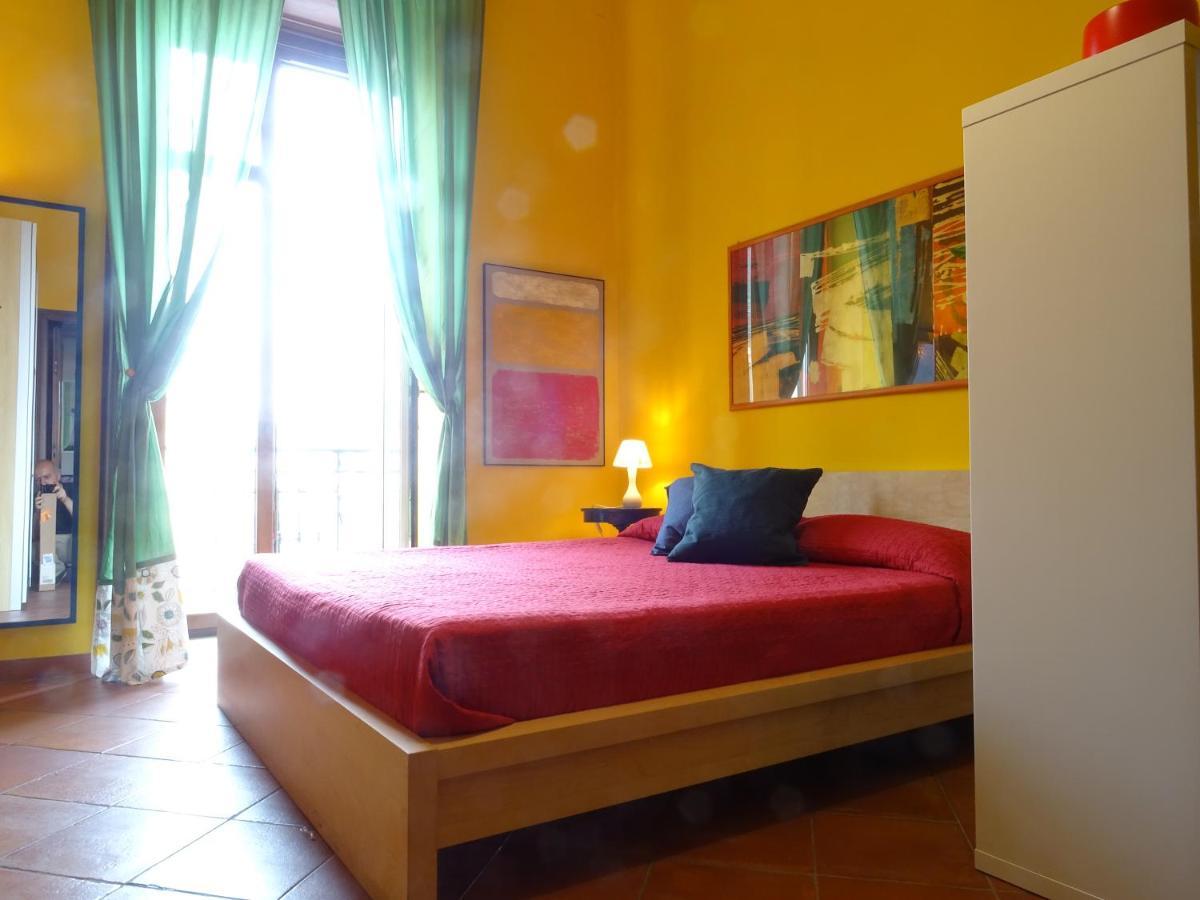 Umberto I House * Napels